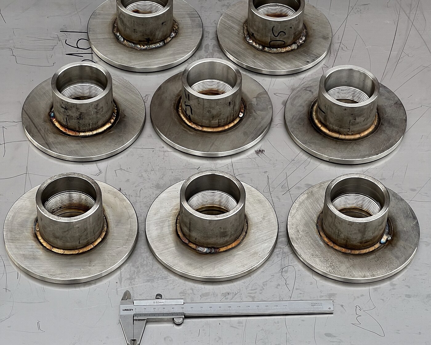 Stainless-steel flanged pipe stubs and fittings